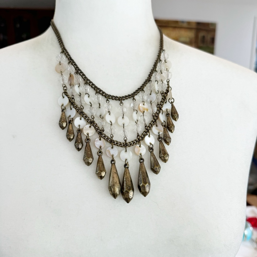 Beautiful Vintage Mother of Pearl Gatsby Style Beaded Necklace